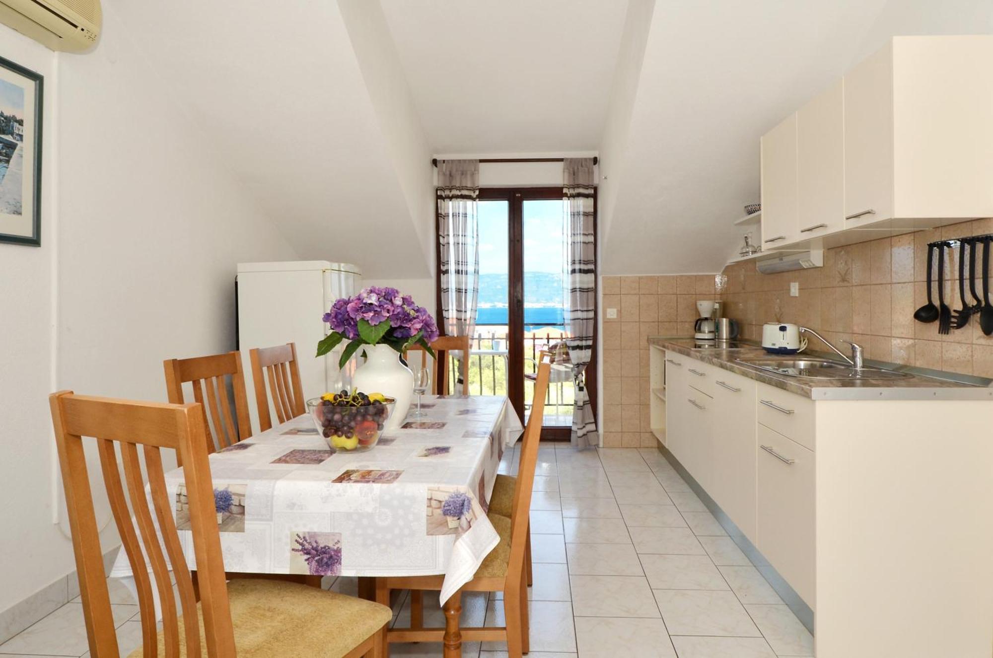 Apartments By The Sea Slatine, Ciovo - 12176 Номер фото