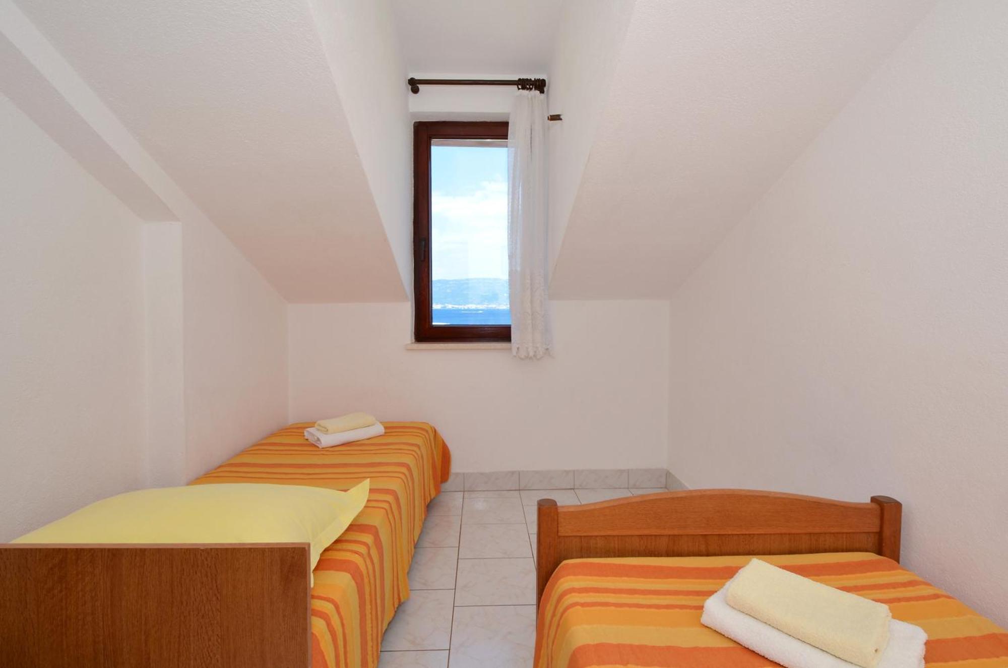 Apartments By The Sea Slatine, Ciovo - 12176 Номер фото